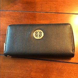 Black Wallet